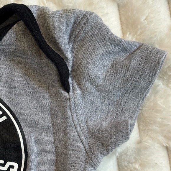 NHL Pittsburgh Penguins Infant Body Suit Size 12 Months Short Sleeve Hockey - Picture 6 of 9